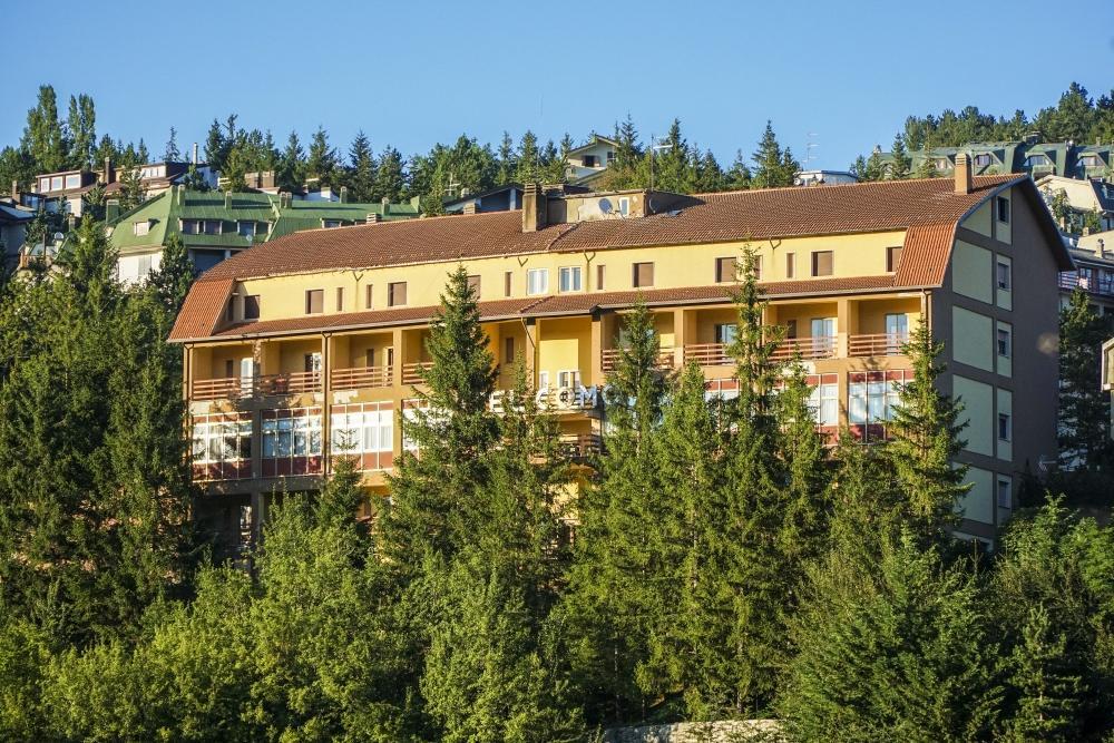 Family Hotel Como Ривизондоли Экстерьер фото