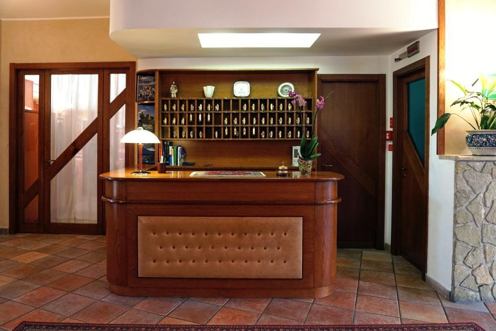 Family Hotel Como Ривизондоли Экстерьер фото